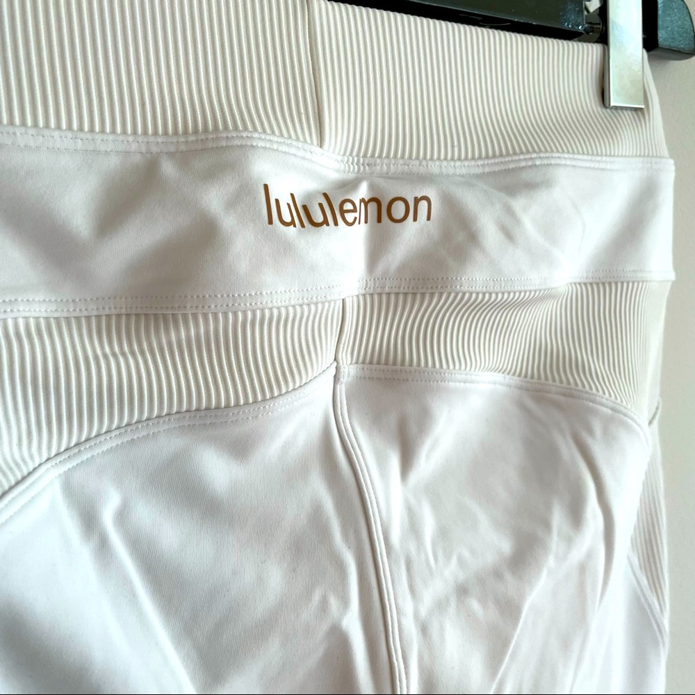 LULULEMON WHITE LEGGINGS